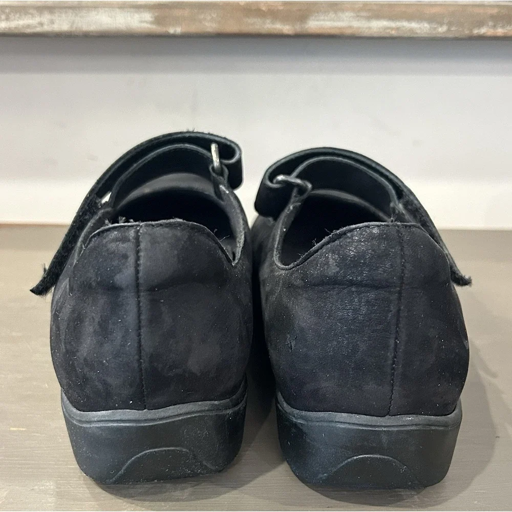 MUNRO Mary Janes‎ Size 7.5W Black Suede Flats Shoes Adjustable